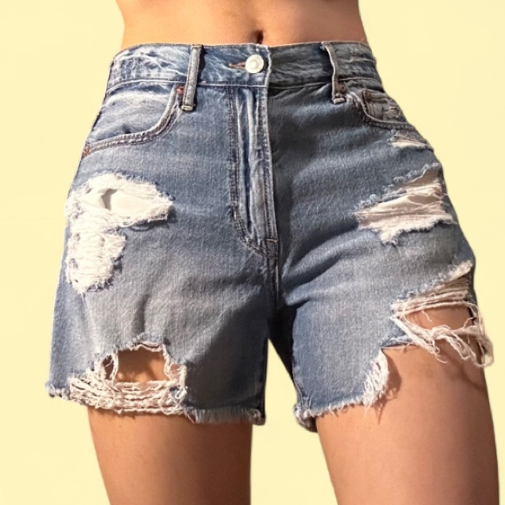American Eagle 90s Boyfriend Shorts - Picture 2 of 7